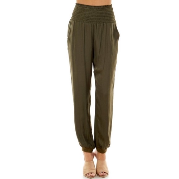 TCEC Pants - TCEC Comfy lightweight Style Jogger, NWOT in Hunter Green